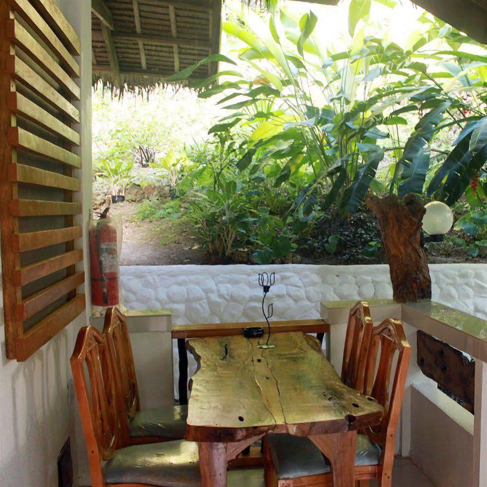 Cocoloco Beach Resort Manoc-Manoc ภายนอก รูปภาพ